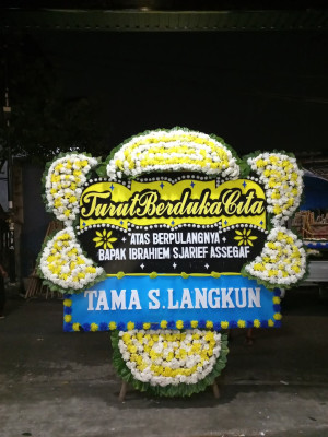 Papan Bunga Duka di Botodayaan